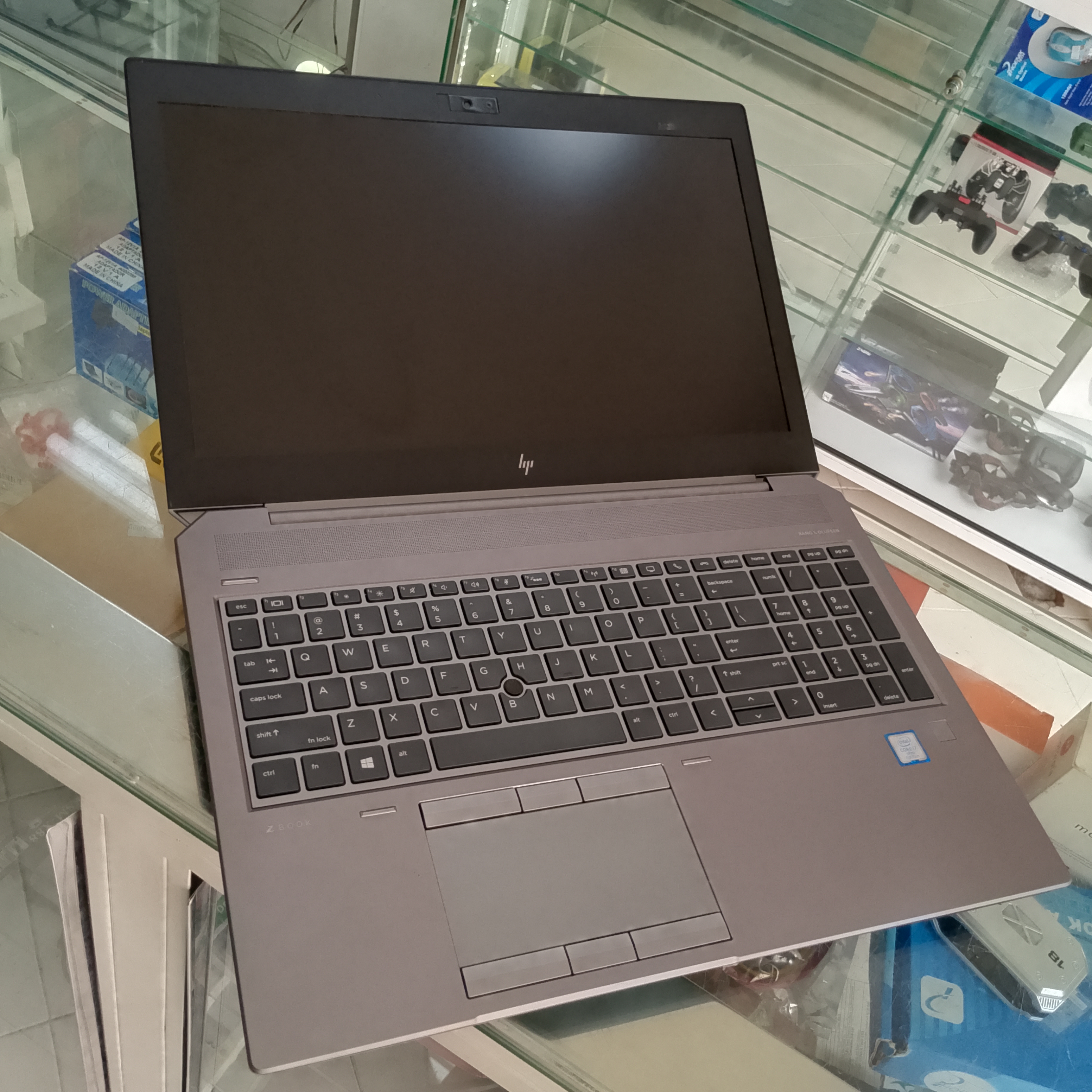 HP ZBook 15 G6 ⚡ Procesador Intel Core i7-8850H — 6 núcleos / 12 hilos, hasta 4.6 GHz